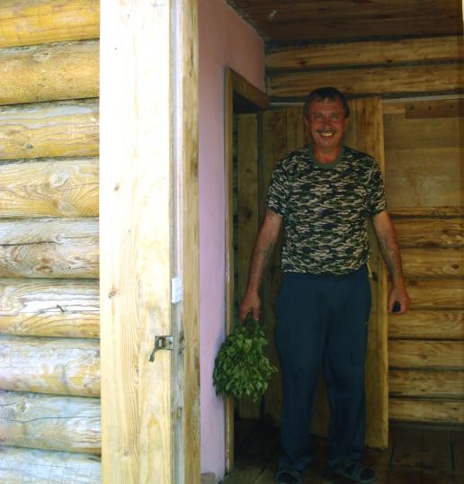 Баня в Завьялово создана в русских традициях — с березовыми вениками и парилкой